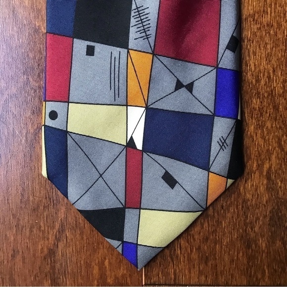 Vintage Guggenheim Museum 100% Silk Tie, Super Cool Abstract Design - Picture 5 of 11